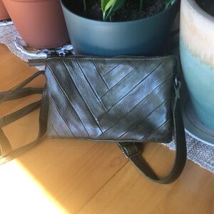 Lovely Latico crossbody